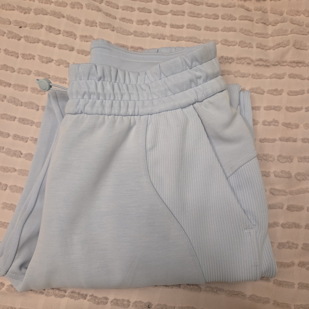 NWT Lululemon Brushed Softstreme Ribbed High-Rise Jogger